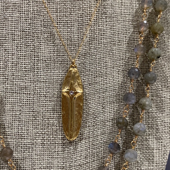 Layered Labrodorite necklace with Swarovski crystal embellished cross pendant. - Picture 6 of 7